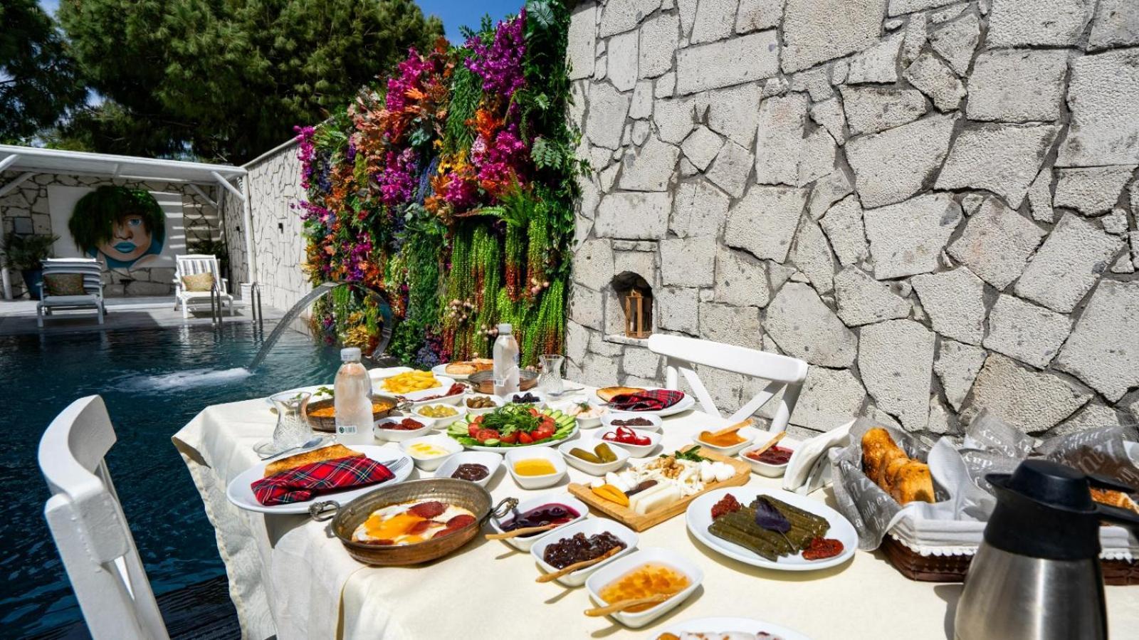 Lulu Inn Hotel Çeşme Εξωτερικό φωτογραφία